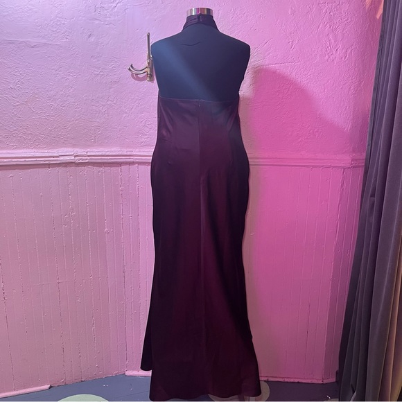 SOLD BHLDN NWT Ruby Twist Halter Satin Gown Plus Size 22 Dark Berry Bridesmaid - Picture 9 of 16